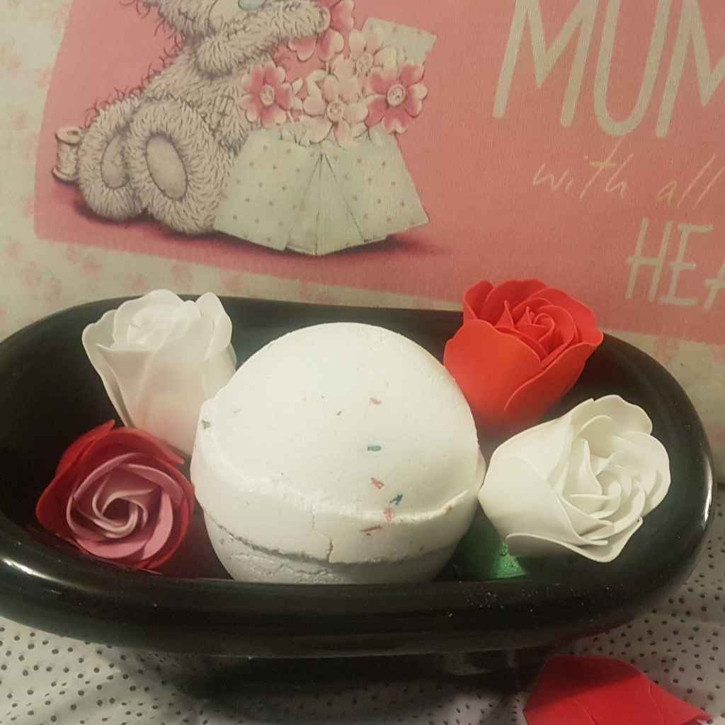 Bathtastic Pamper Gift Basket | Jumbo Bath Bomb, Scented Tealights & Soap Flowers